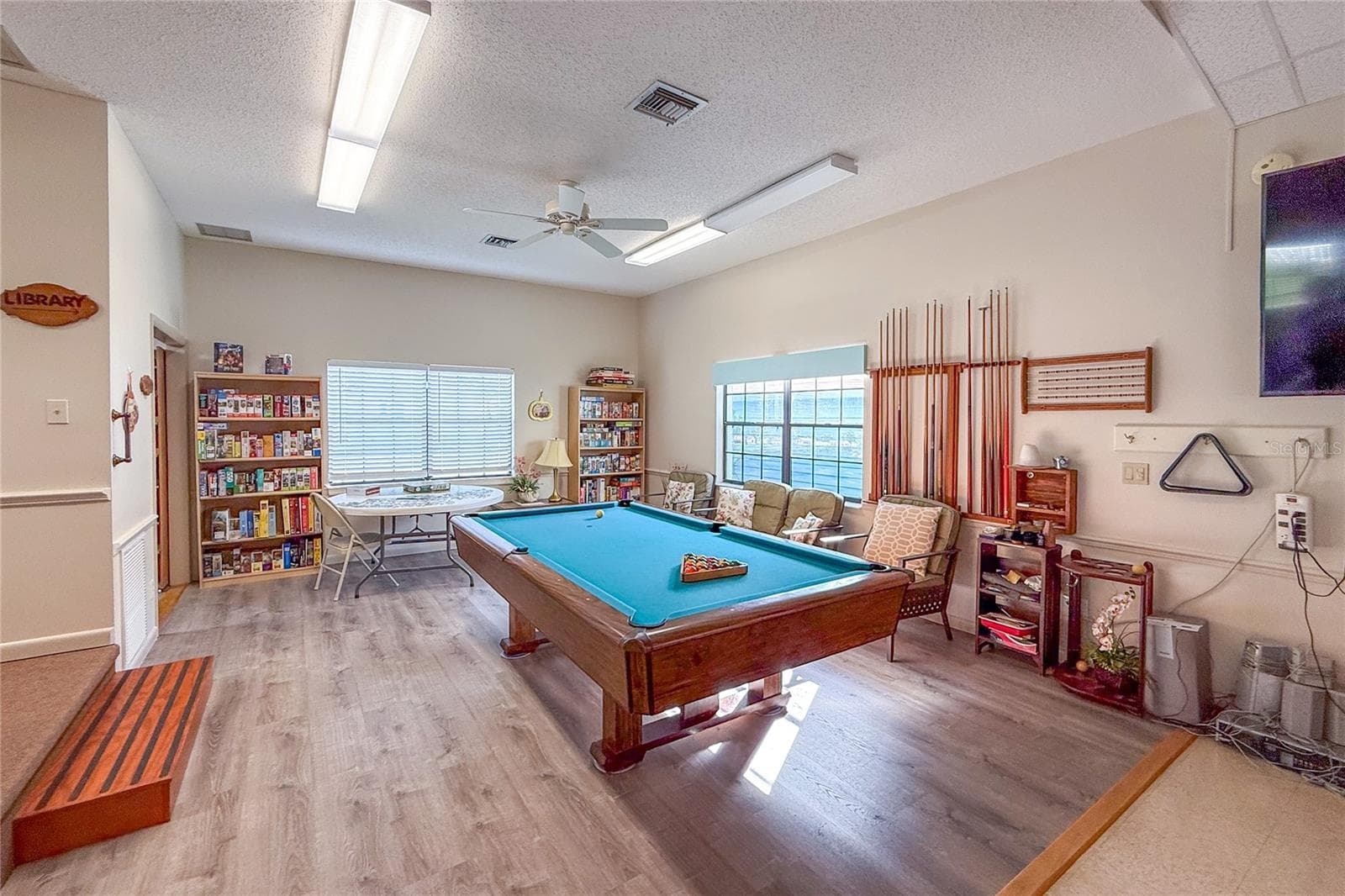 Manufactured Home at 105 MEADOW CIR, ELLENTON, photo 40 of 51