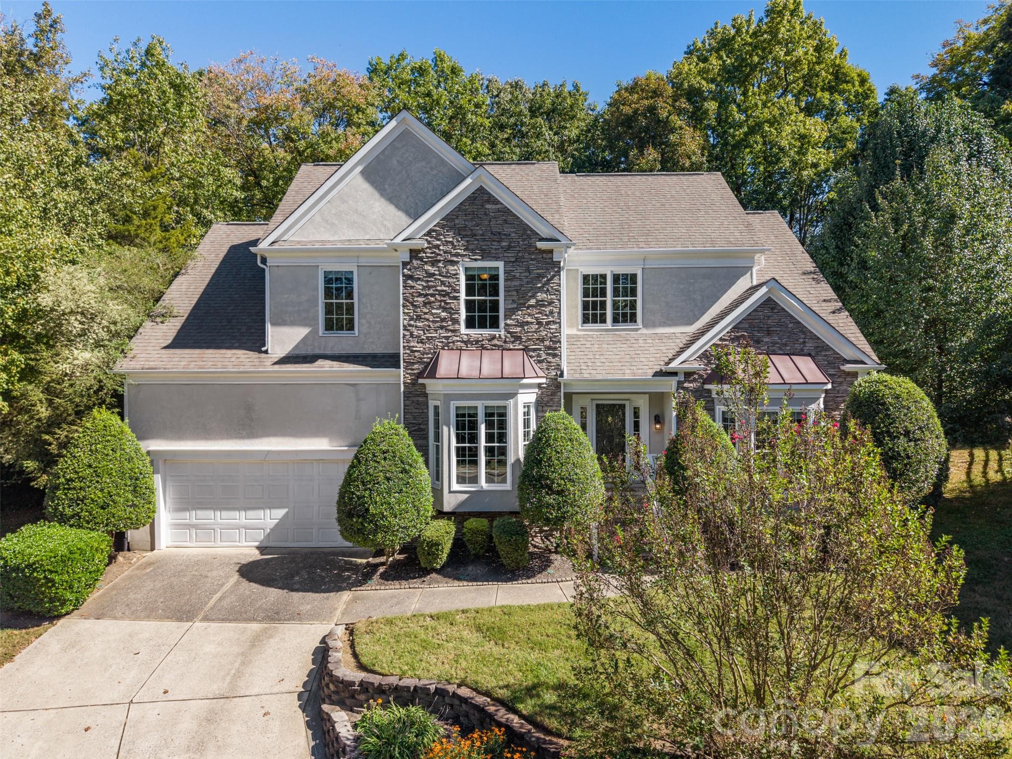 Single Family Residence at 5705 Kinglet Lane, Charlotte, photo 2 of 47