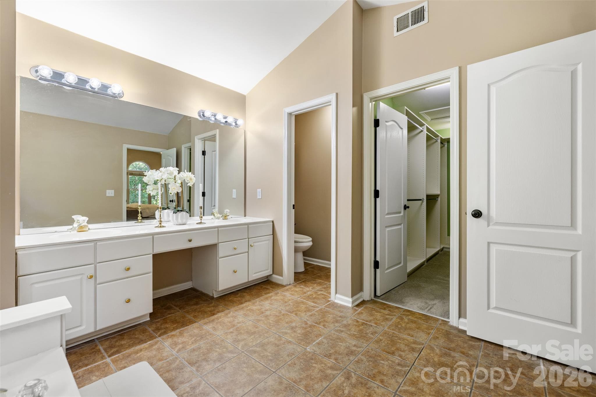 Single Family Residence at 5705 Kinglet Lane, Charlotte, photo 32 of 47