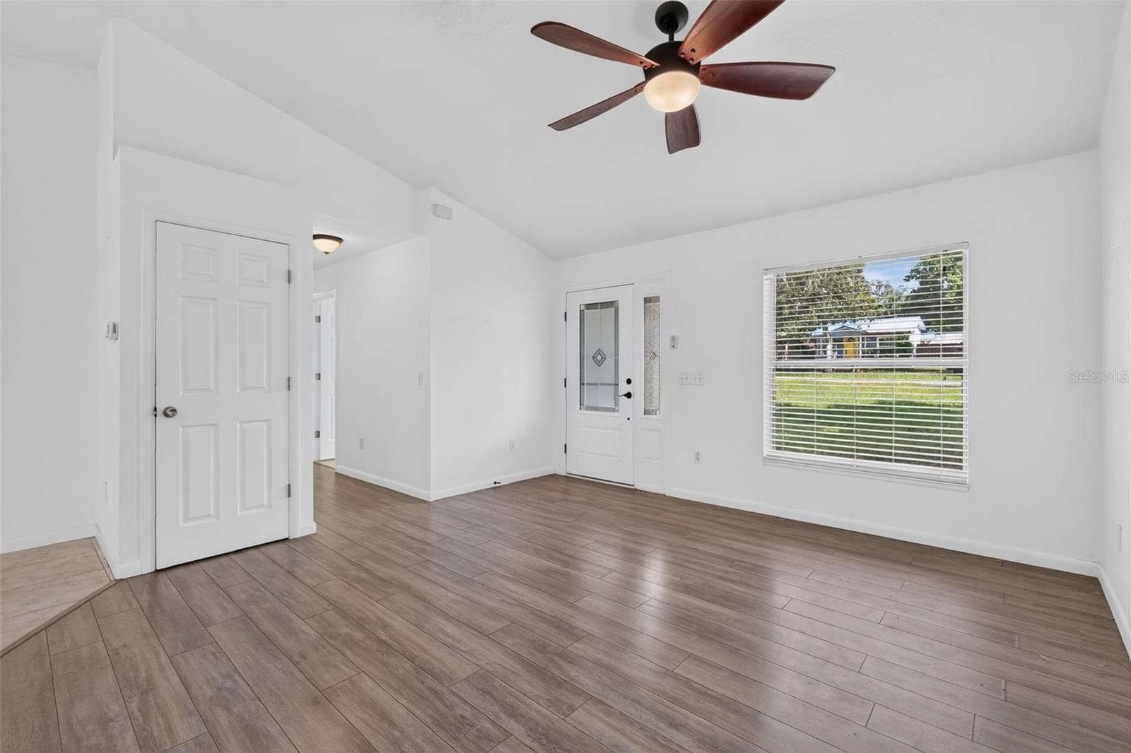 Single Family Residence at 906 KENTUCKY BLVD, EUSTIS, photo 4 of 33