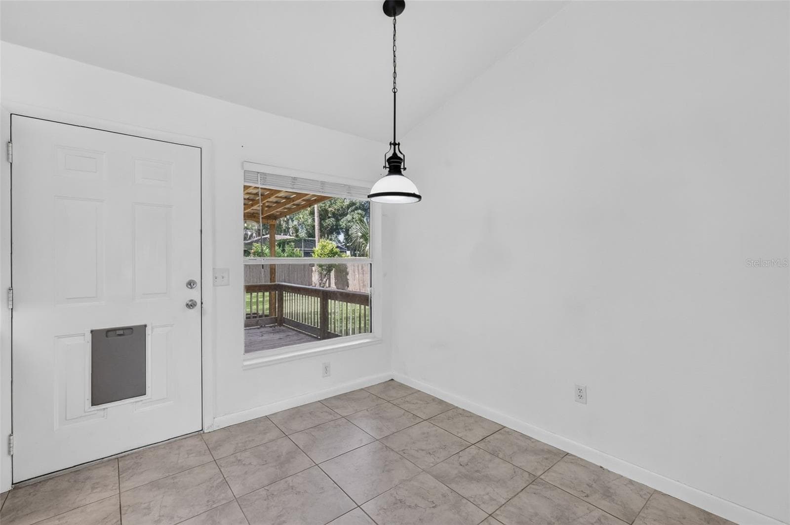 Single Family Residence at 906 KENTUCKY BLVD, EUSTIS, photo 10 of 33