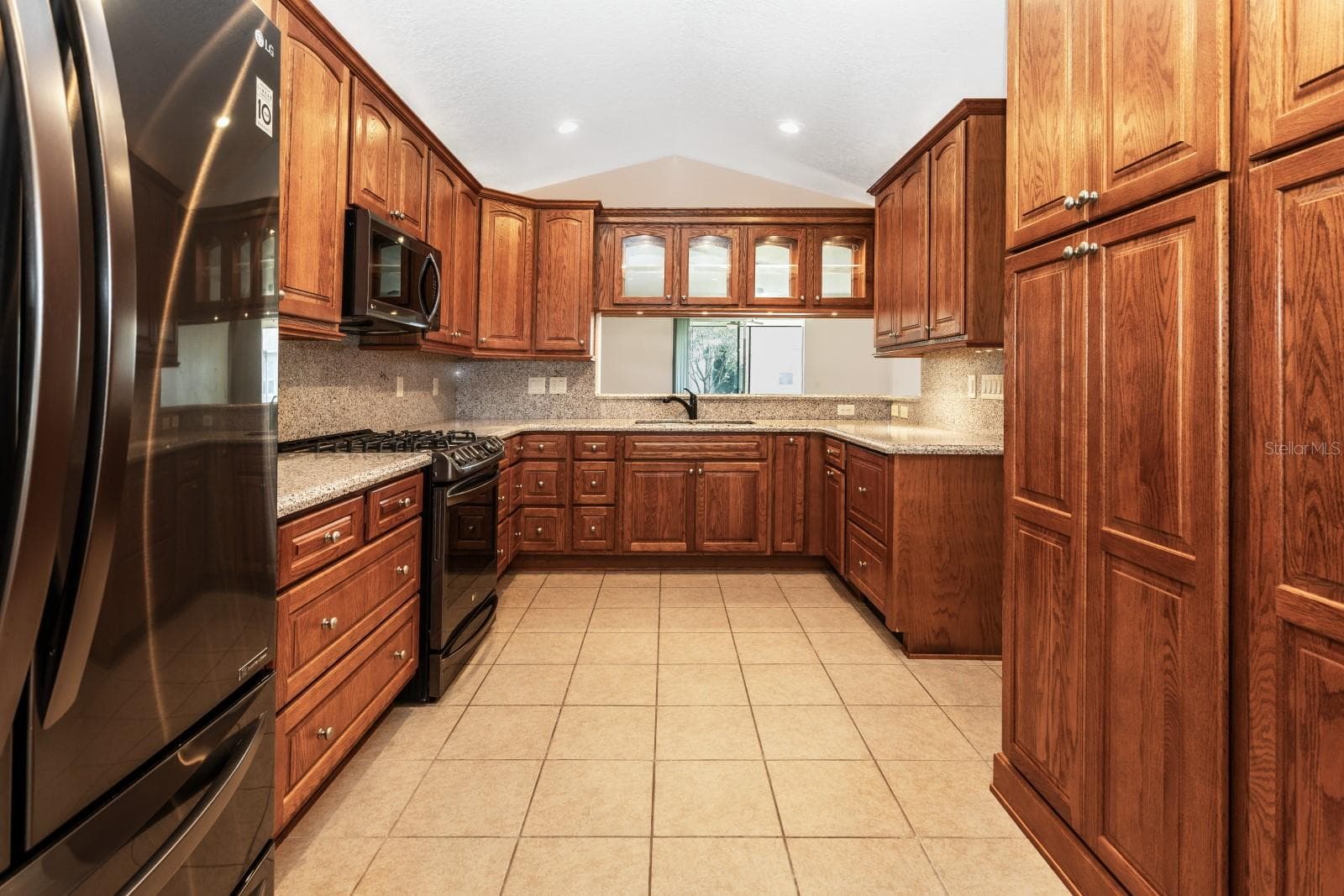 Single Family Residence at 27322 ORCHID GLADE ST, LEESBURG, photo 6 of 37