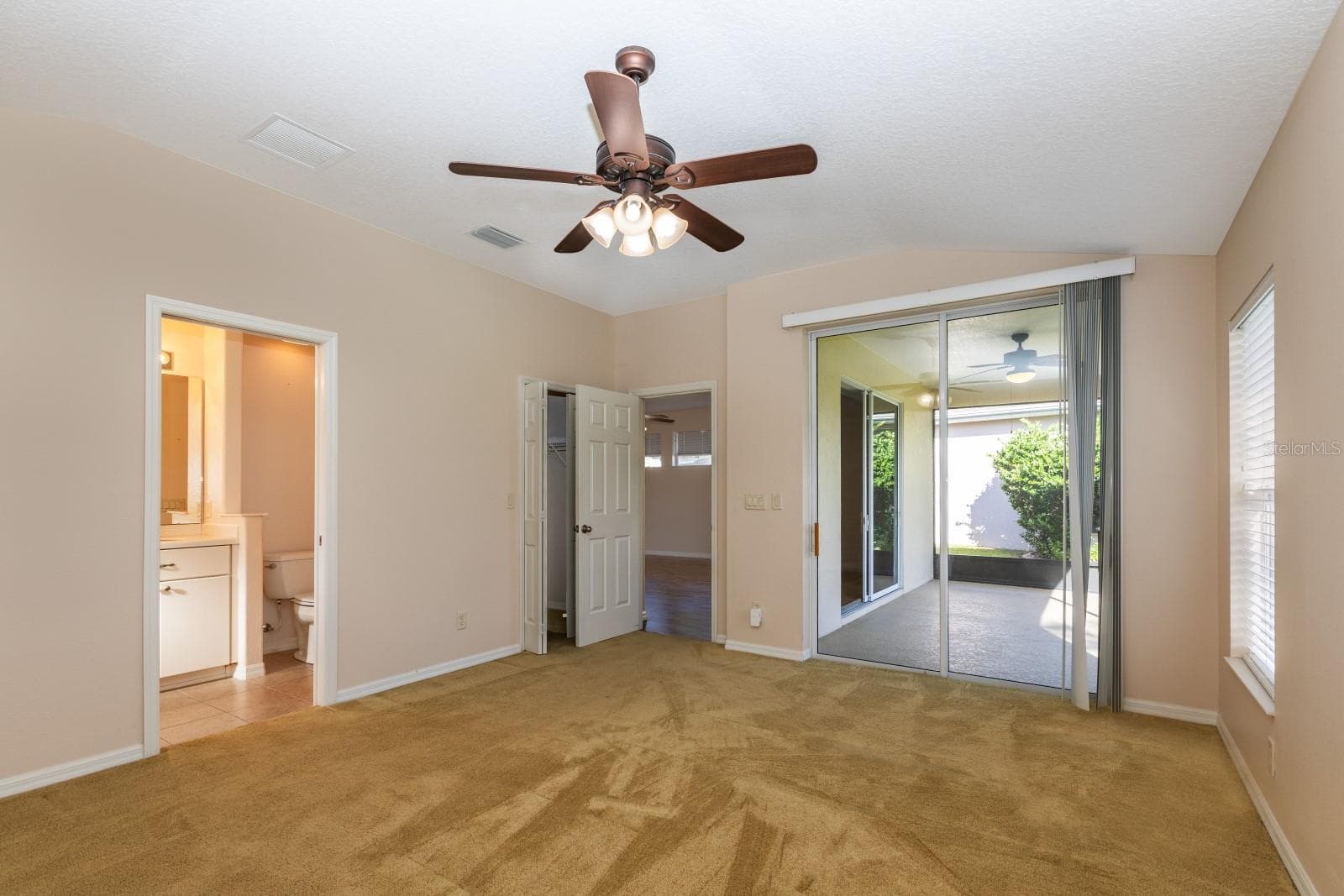 Single Family Residence at 27322 ORCHID GLADE ST, LEESBURG, photo 10 of 37