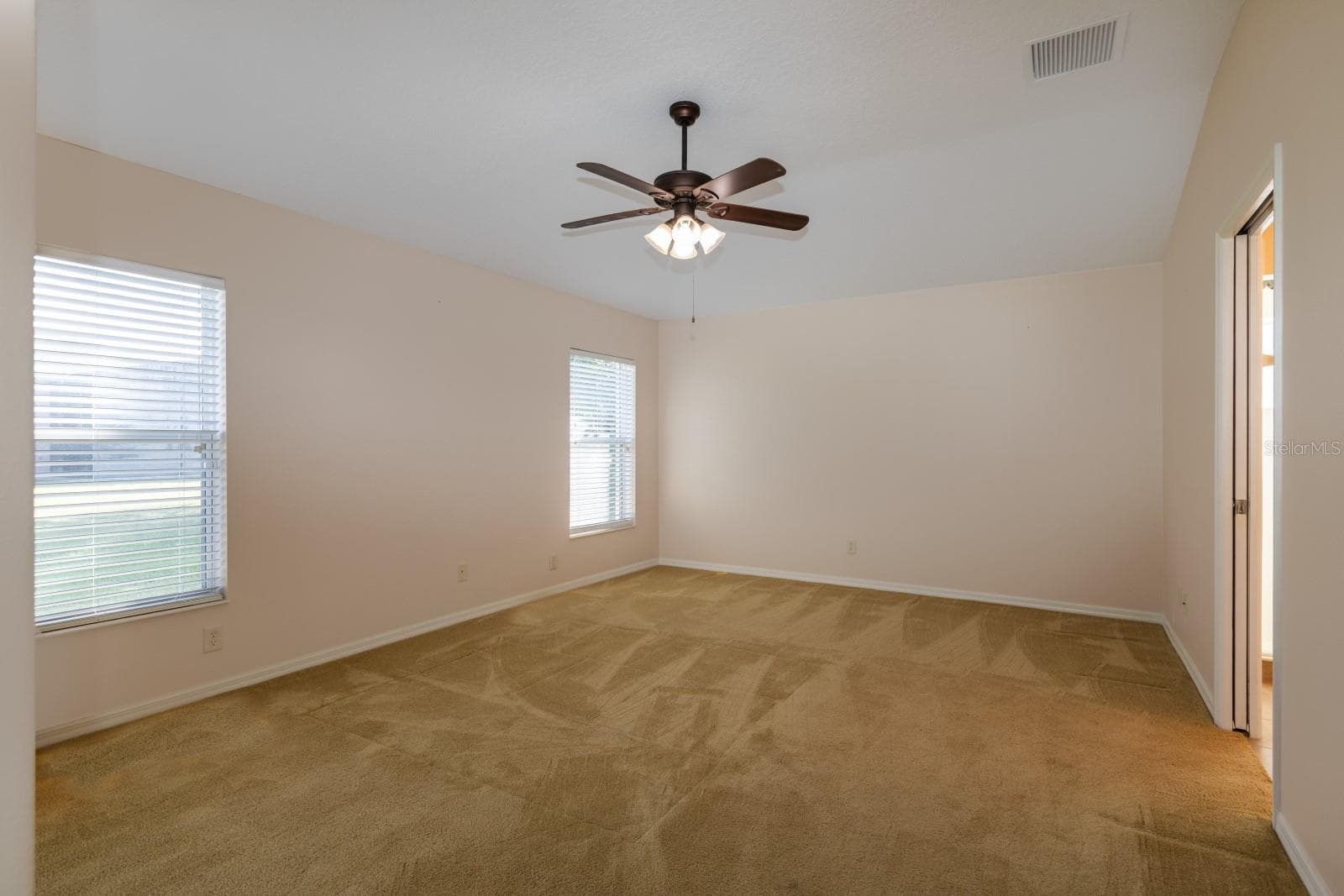 Single Family Residence at 27322 ORCHID GLADE ST, LEESBURG, photo 11 of 37