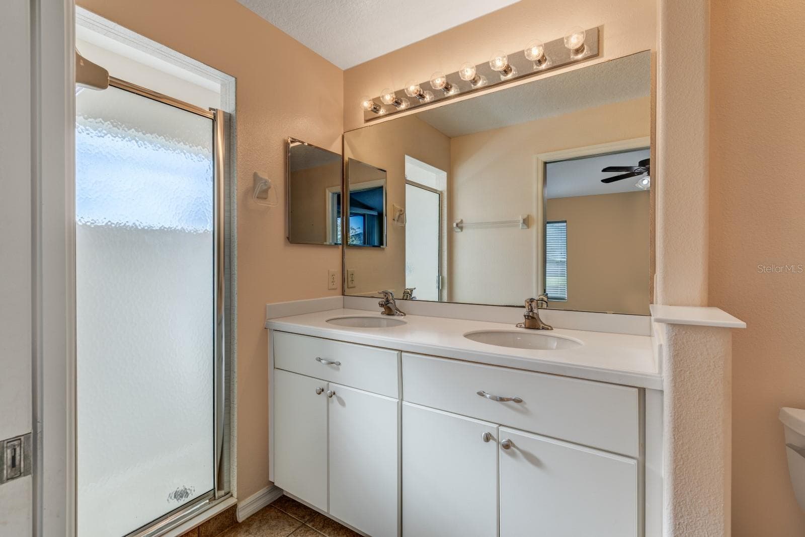 Single Family Residence at 27322 ORCHID GLADE ST, LEESBURG, photo 12 of 37
