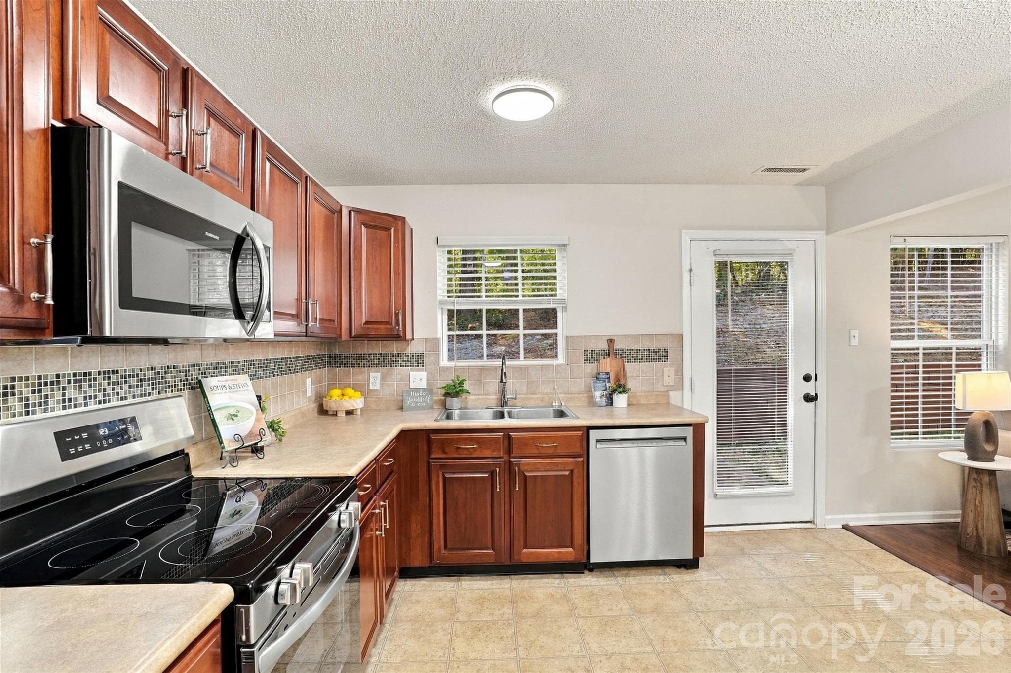 Single Family Residence at 1901 Beckwith Lane, Waxhaw, photo 14 of 39