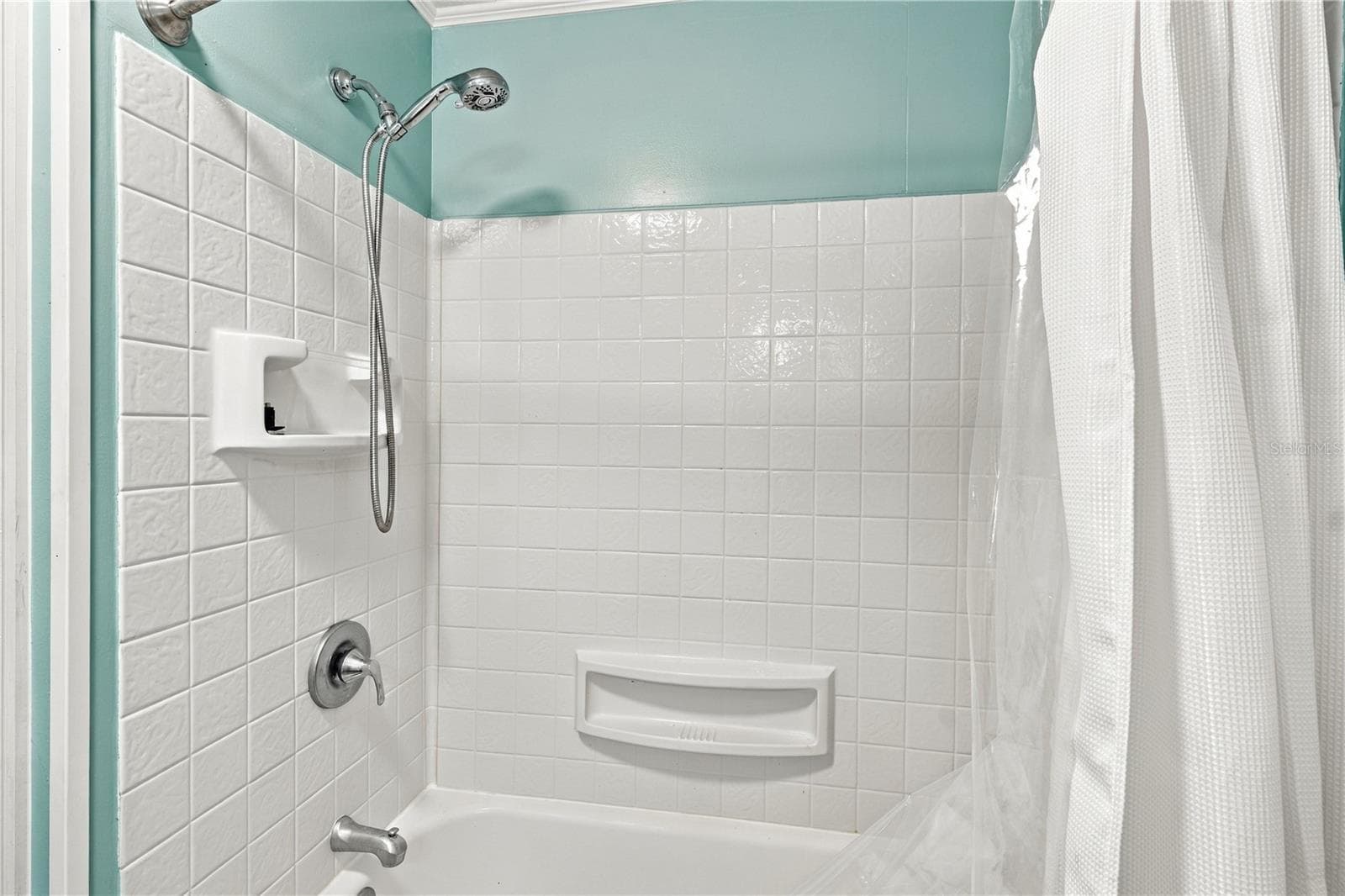Second Bathroom - 130 PINEY RDG, EUSTIS