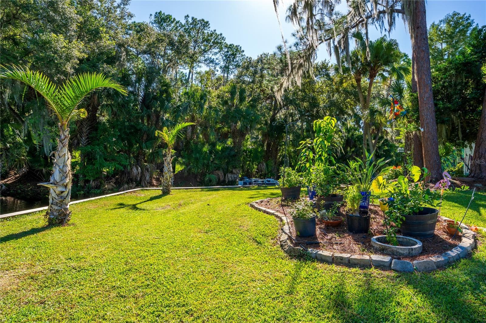 Back Yard into the Canal - 130 PINEY RDG, EUSTIS