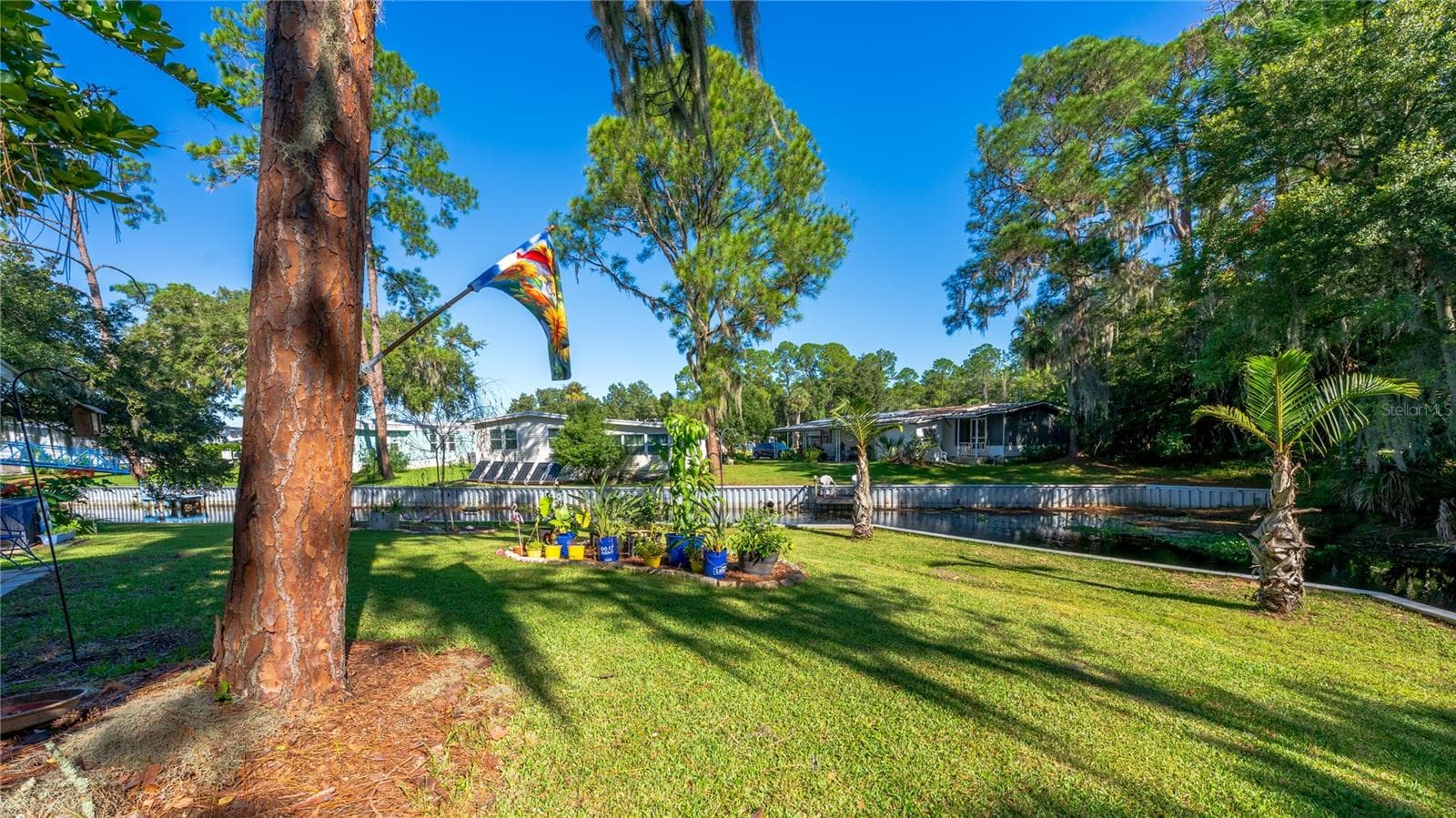 Back Yard into the Canal - 130 PINEY RDG, EUSTIS