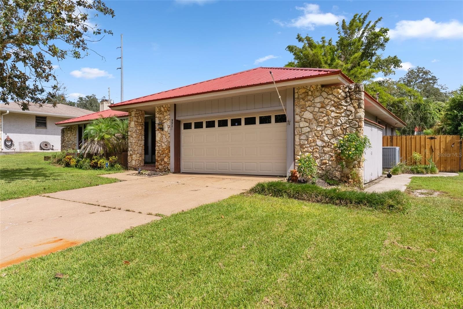 Single Family Residence at 991 ROLLING OAKS CV, ALTAMONTE SPRINGS, photo 2 of 47