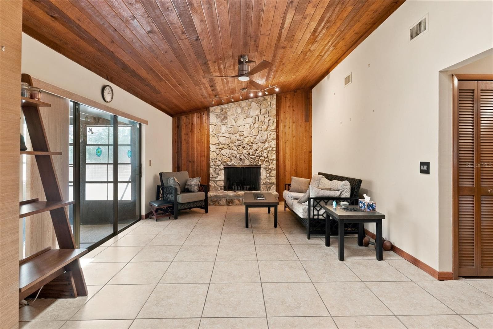Single Family Residence at 991 ROLLING OAKS CV, ALTAMONTE SPRINGS, photo 10 of 47