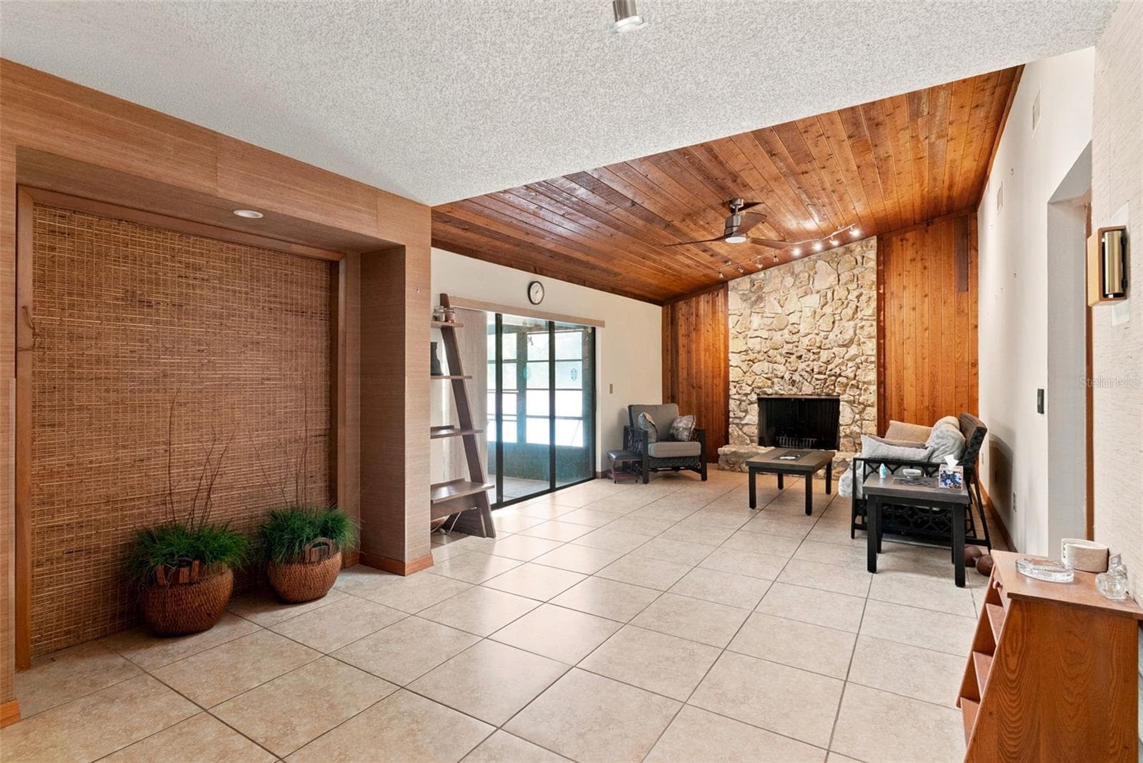Single Family Residence at 991 ROLLING OAKS CV, ALTAMONTE SPRINGS, photo 11 of 47