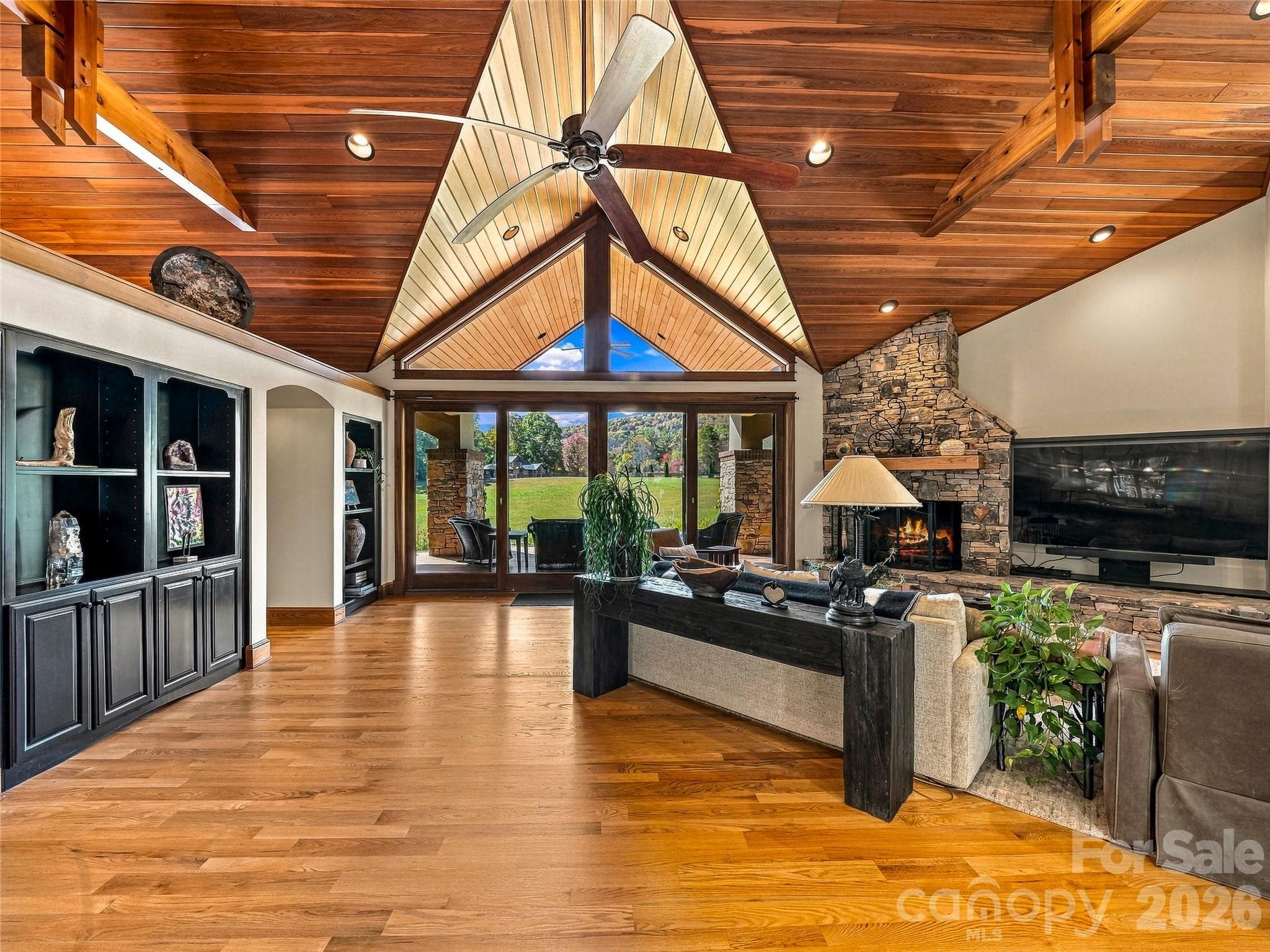 Single Family Residence at 422 Heart Stone Way, Burnsville, photo 6 of 48