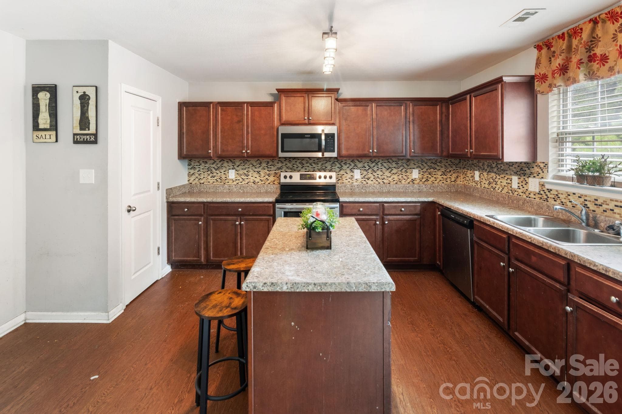 Single Family Residence at 4012 Long Arrow Drive, Concord, photo 10 of 31
