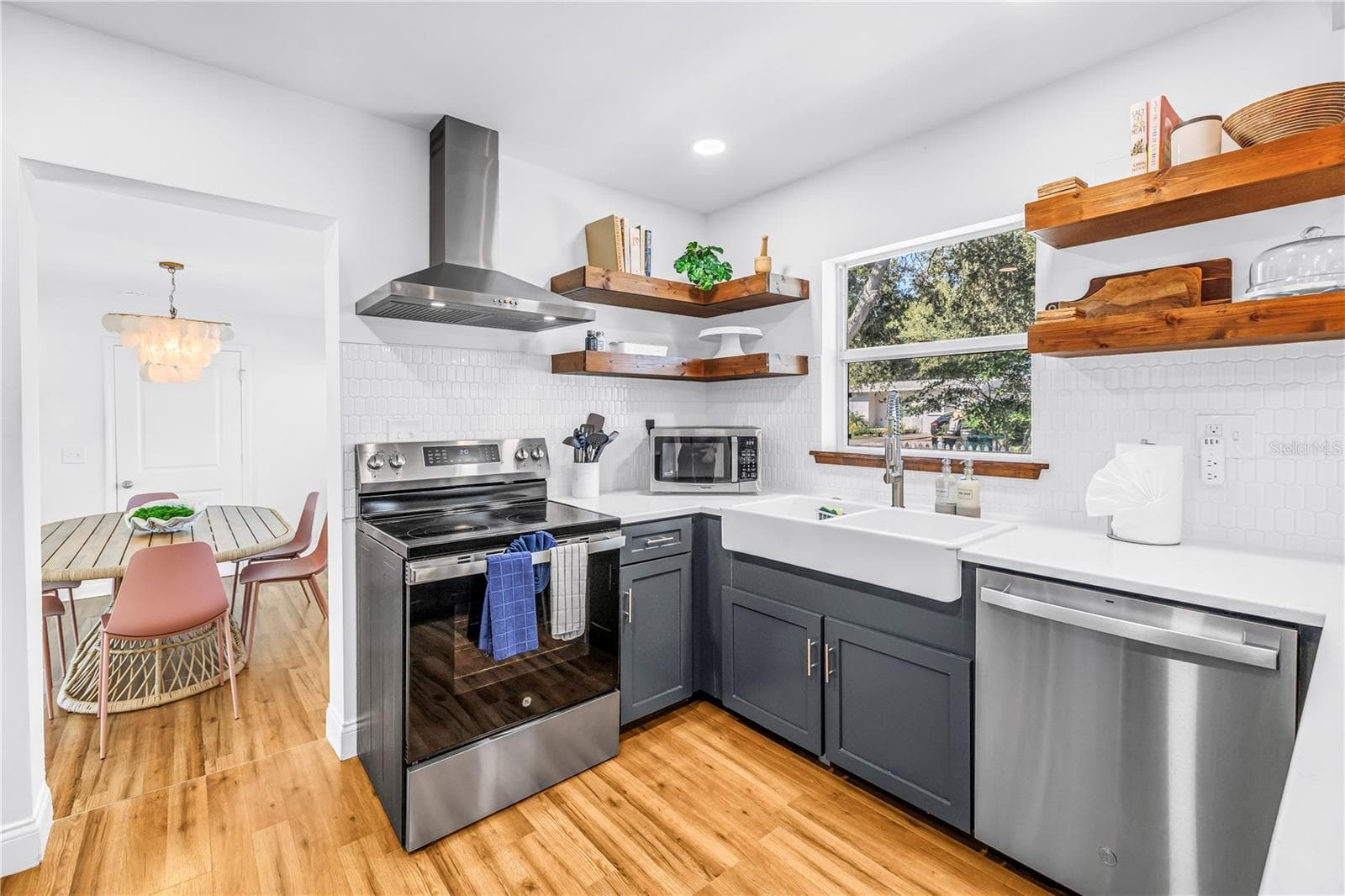 Single Family Residence at 10804 SEMINOLE DR N, ST PETERSBURG, photo 12 of 56