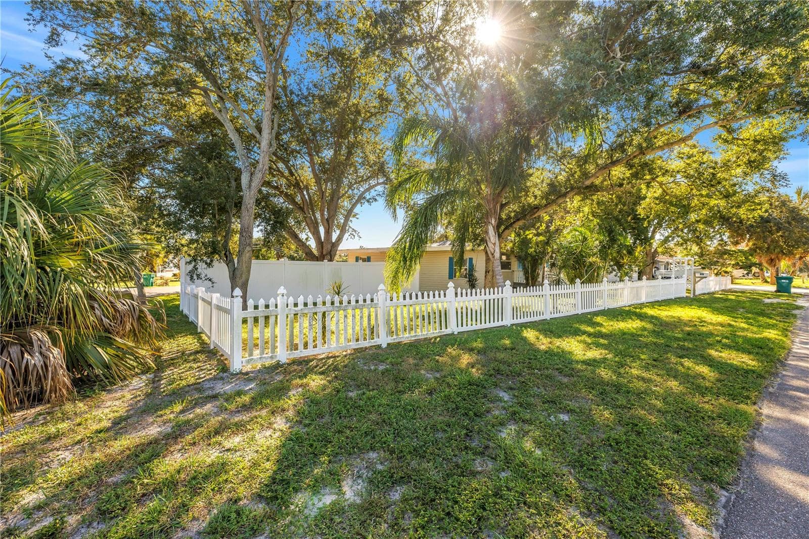 Single Family Residence at 10804 SEMINOLE DR N, ST PETERSBURG, photo 38 of 56