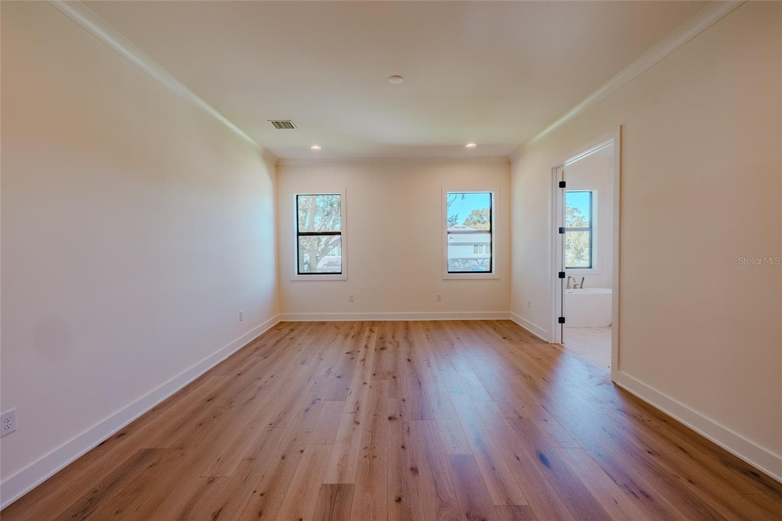 Single Family Residence at 306 N EXCELDA AVE, TAMPA, photo 9 of 25
