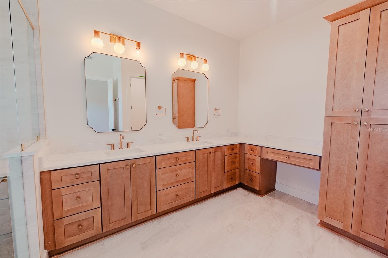 Single Family Residence at 306 N EXCELDA AVE, TAMPA, photo 13 of 25