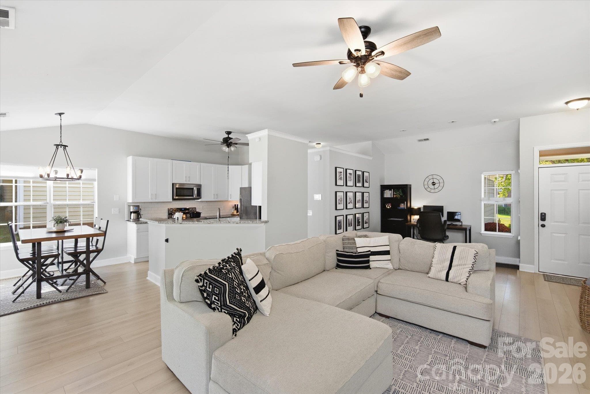 Single Family Residence at 9301 Lindahi Lane, Charlotte, photo 5 of 26