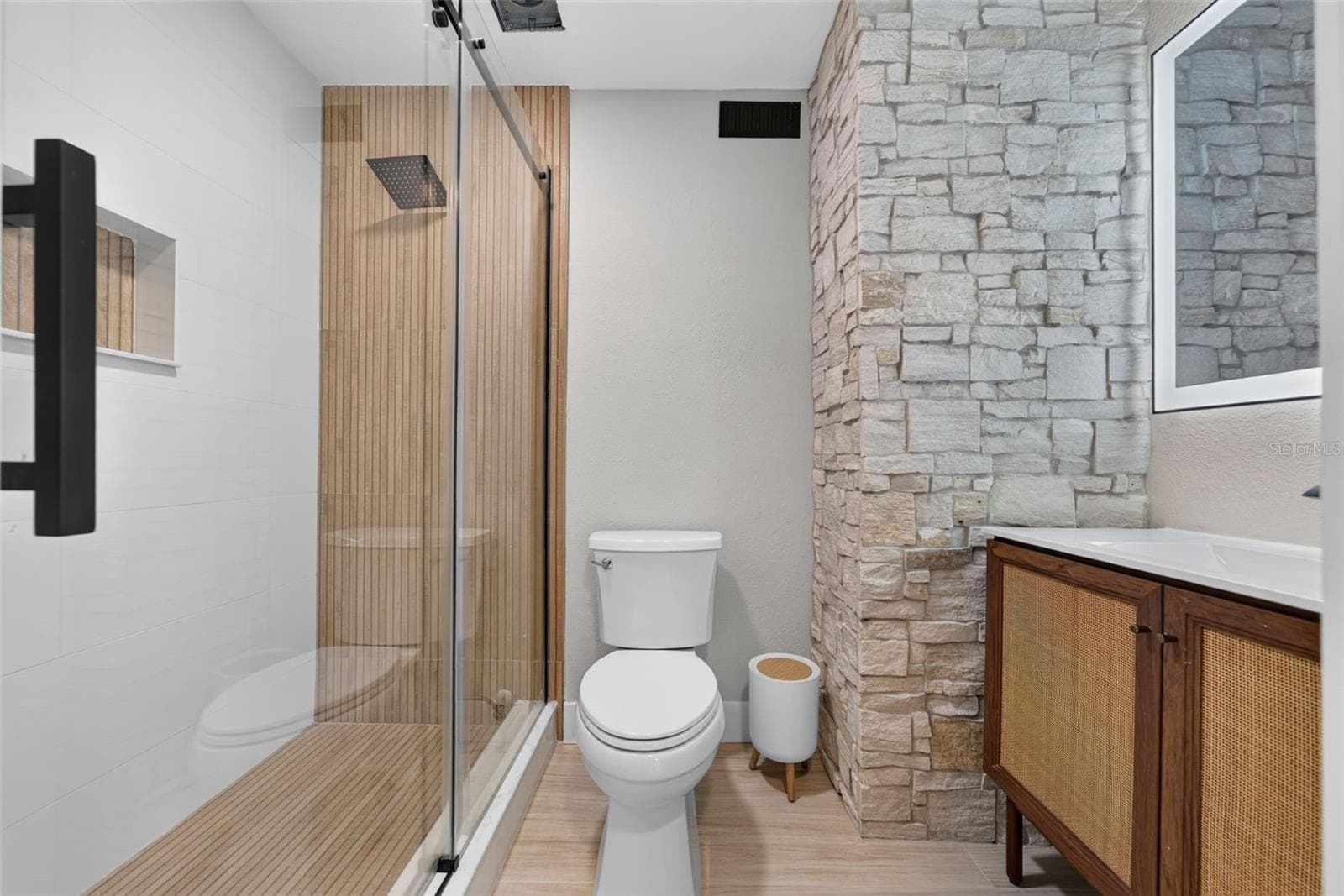 Guest bathroom - 290 SPANIARDS RD, PLACIDA