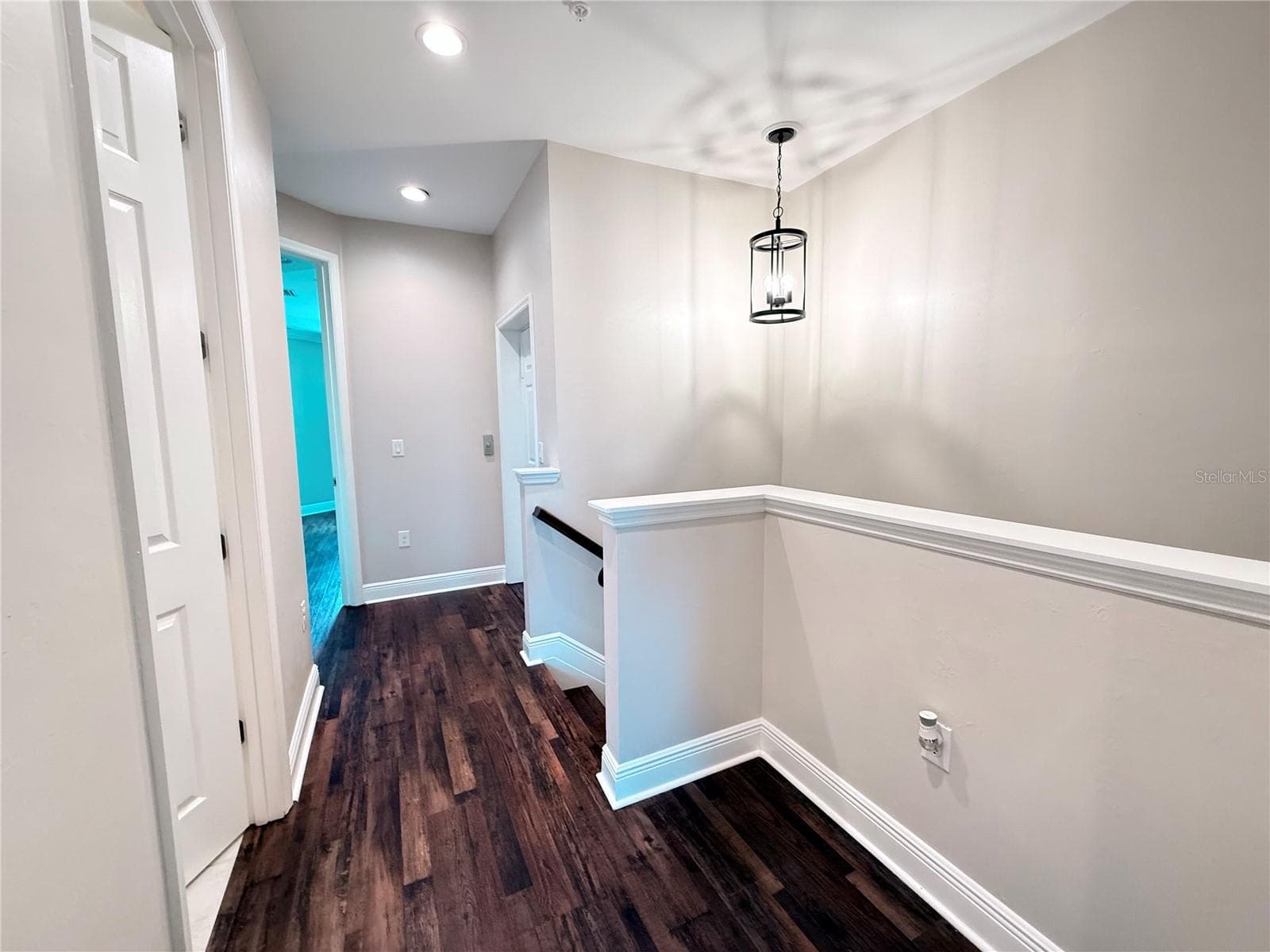 Hallway between the 2 primary bedrooms on the 3rd floor - 10320 LANDS END CIR #47, PLACIDA