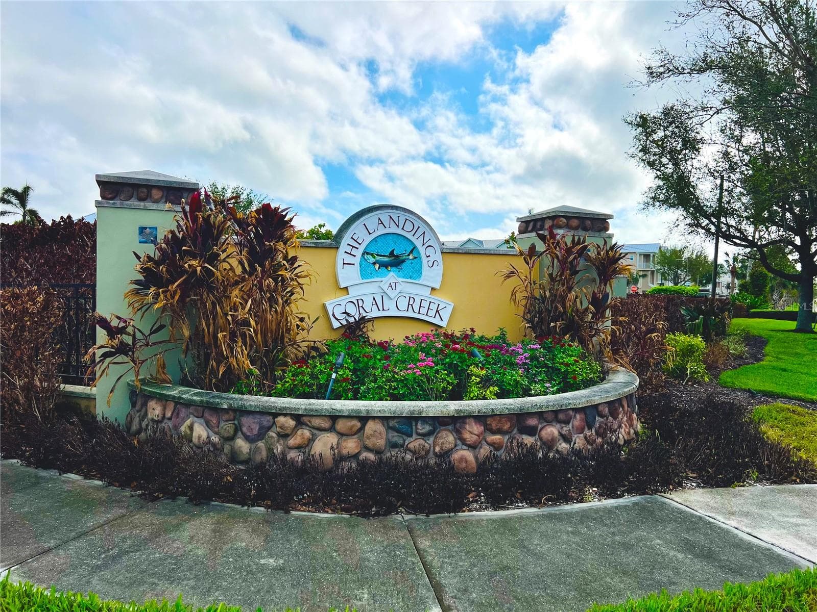 Gated community - 10320 LANDS END CIR #47, PLACIDA