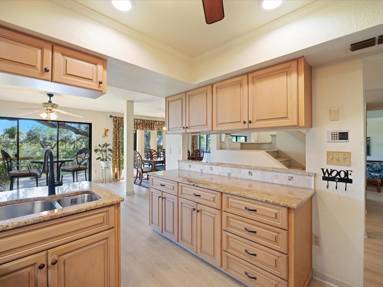 Ample counter and work space - 3328 BRIARWOOD CIR, SAFETY HARBOR