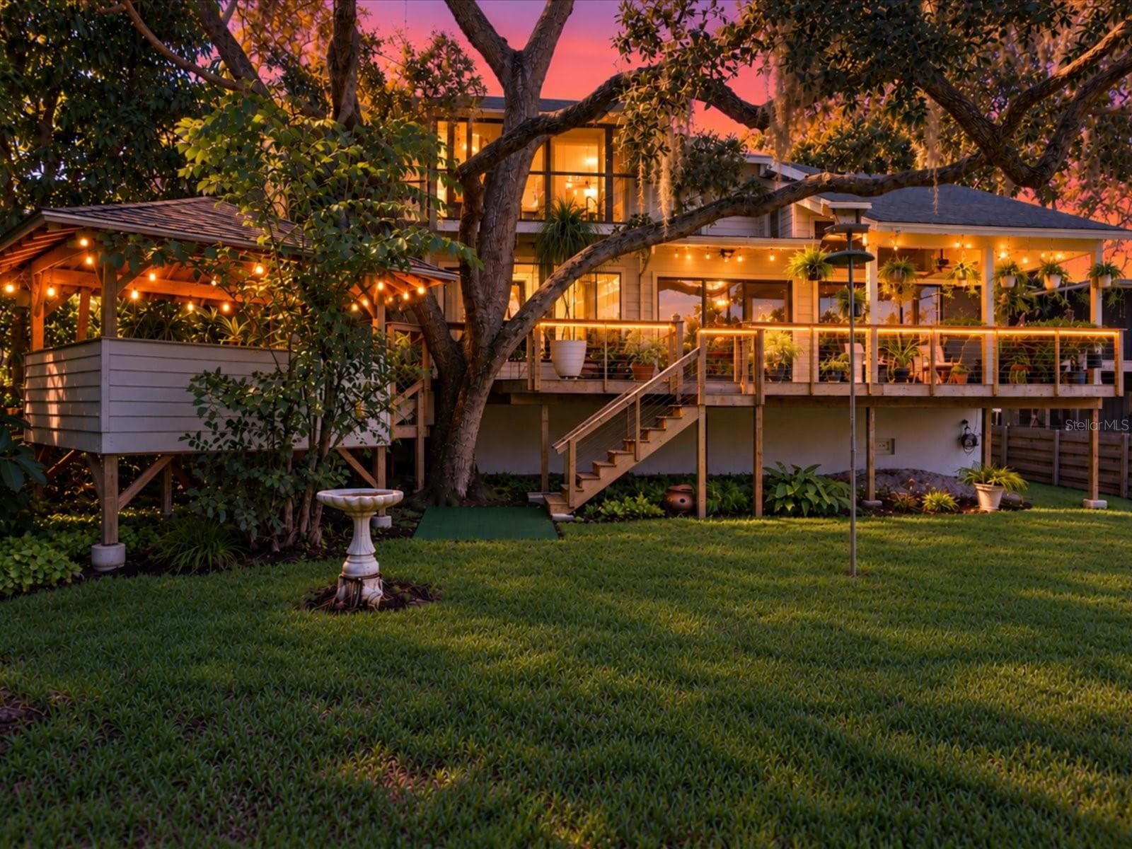 Decorative lightening adds a special touch! - 3328 BRIARWOOD CIR, SAFETY HARBOR