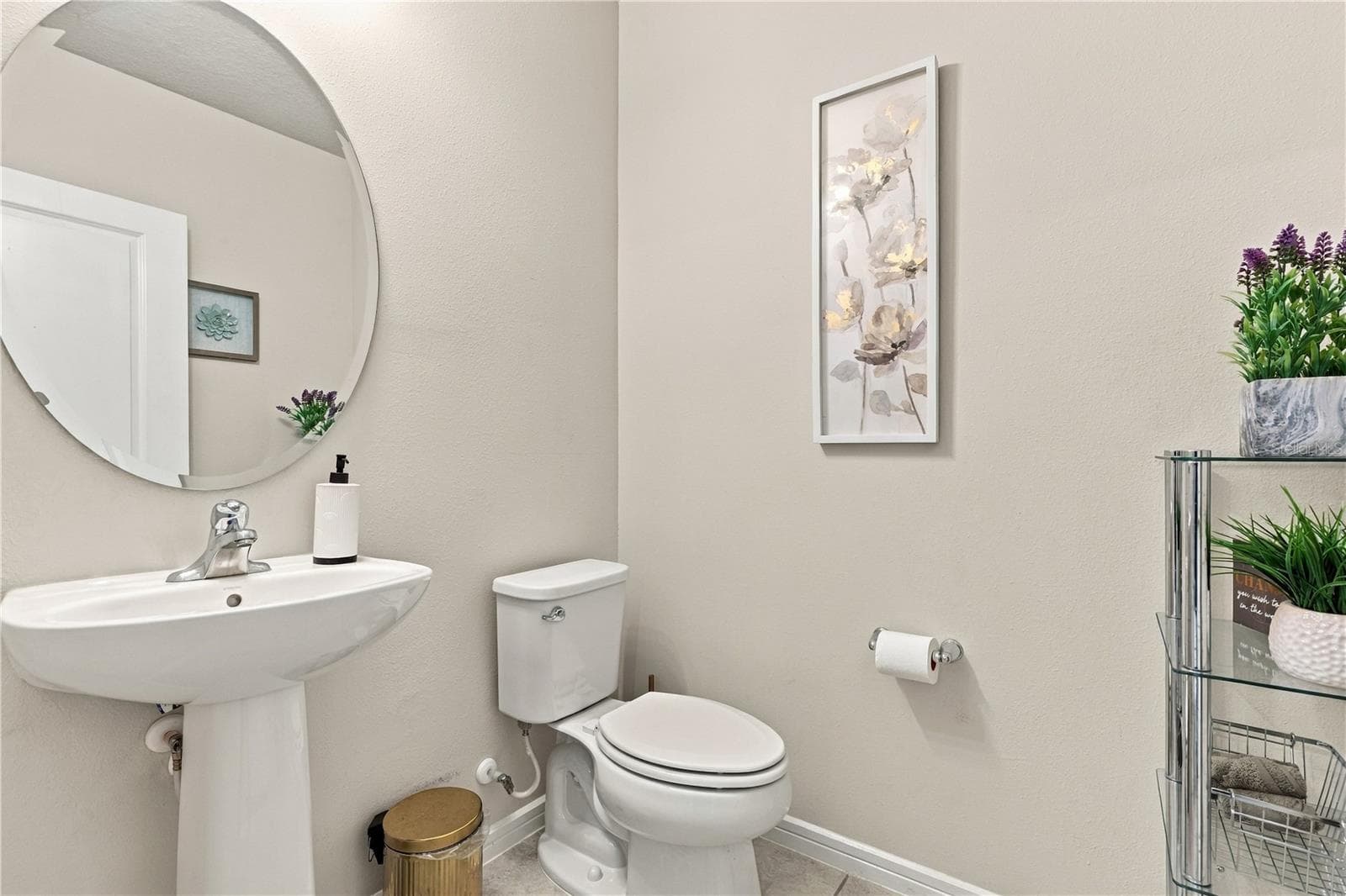 Guest Half Bath - 1001 SWAYING SAWGRASS AVE, RUSKIN