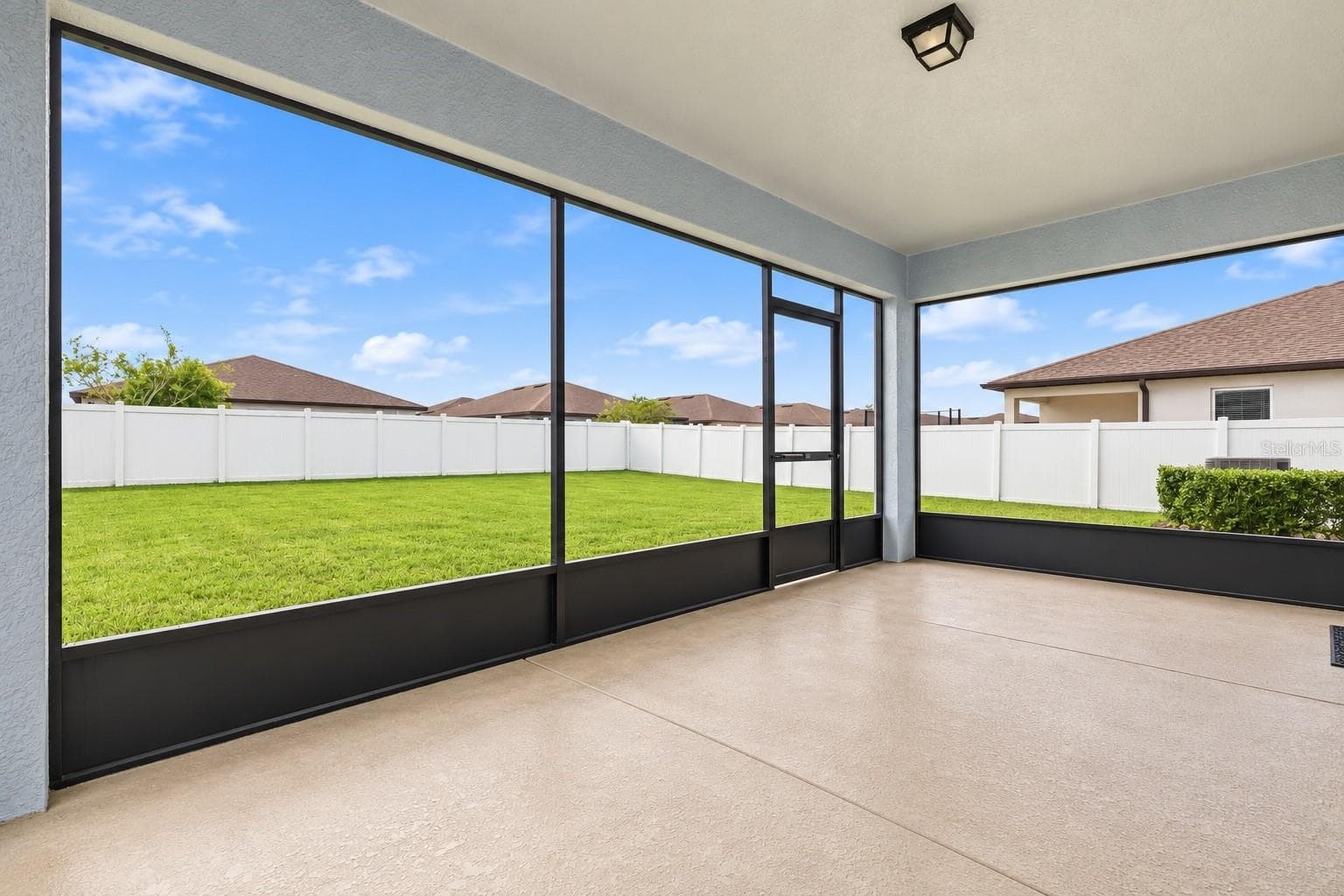 Perfect landscape to create your own oasis! - 1001 SWAYING SAWGRASS AVE, RUSKIN