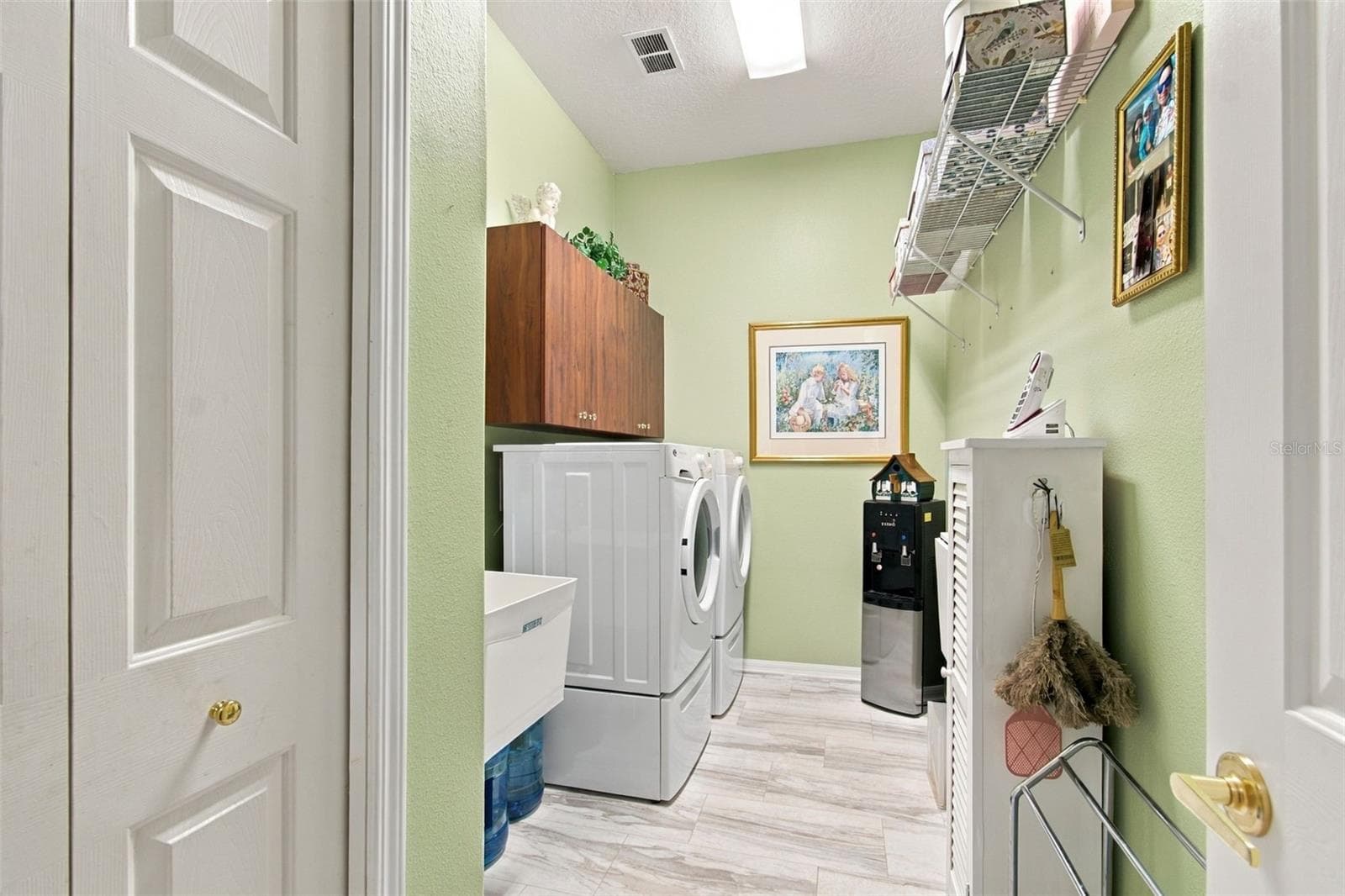 Single Family Residence at 18842 FAIRWAY GREEN DR, HUDSON, photo 14 of 66