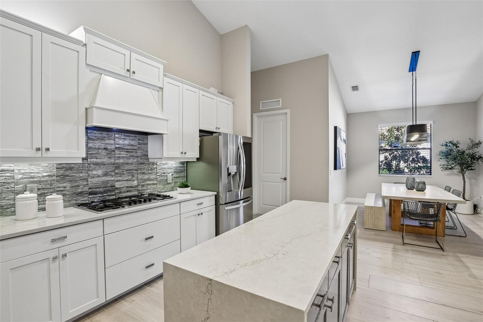 Single Family Residence at 14807 BOWFIN TER, LAKEWOOD RANCH, photo 11 of 63