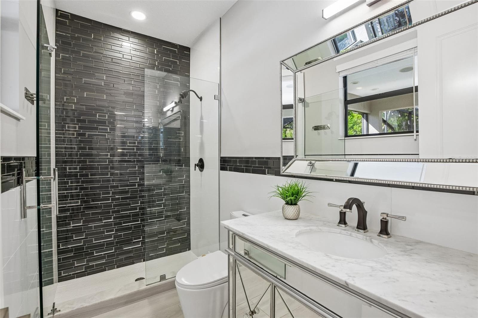 Single Family Residence at 14807 BOWFIN TER, LAKEWOOD RANCH, photo 18 of 63