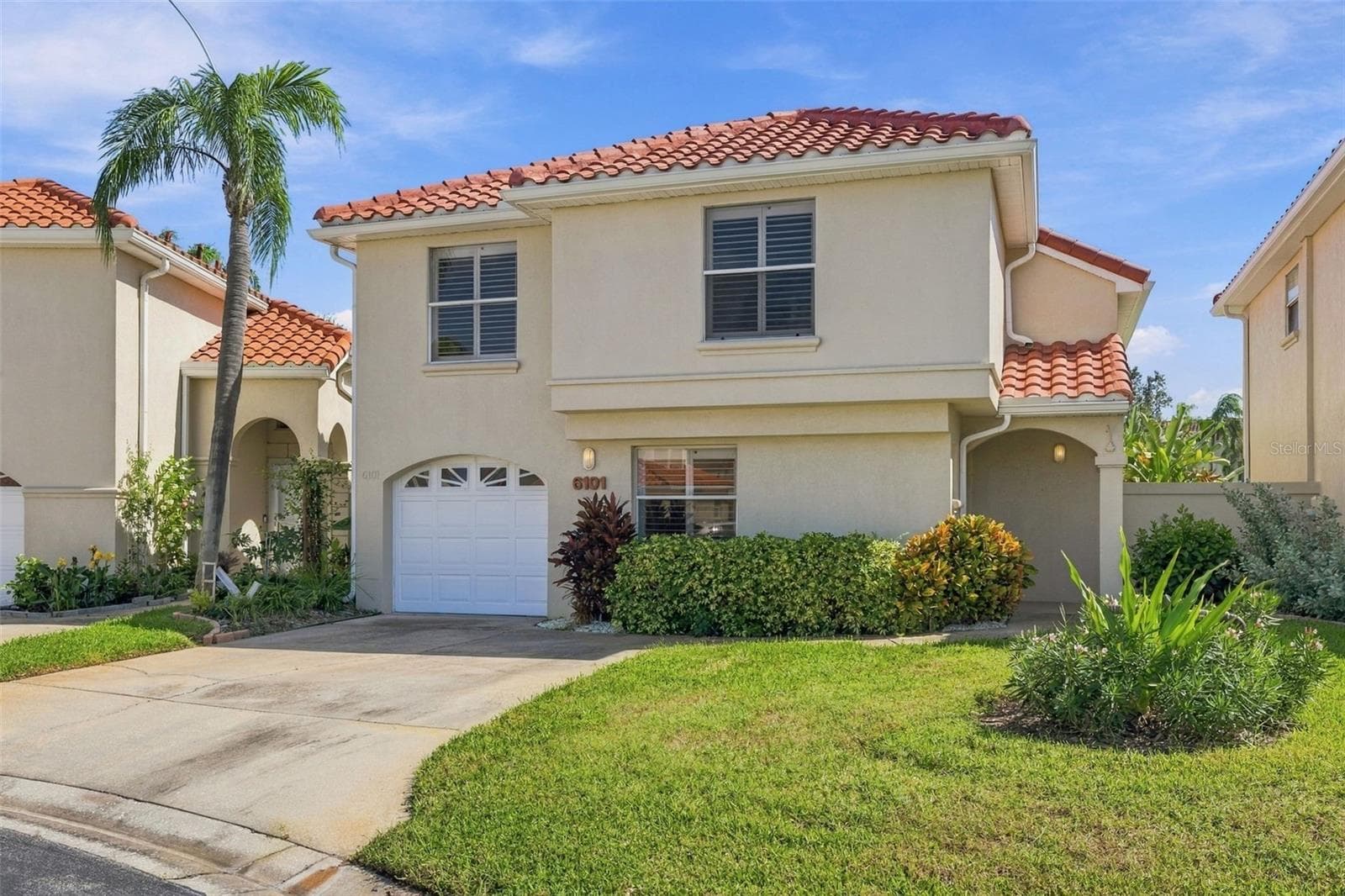 Townhouse at 6101 MIRADA CIR, ST PETERSBURG, photo 2 of 40