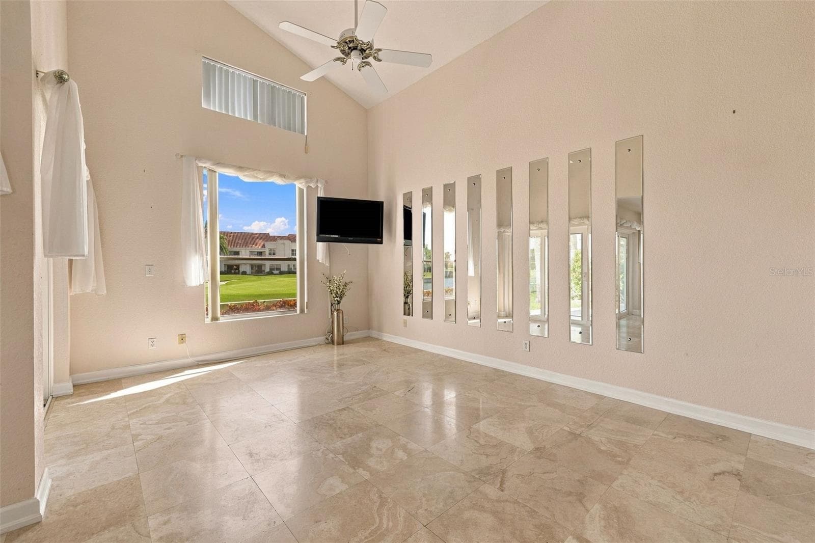 Townhouse at 6101 MIRADA CIR, ST PETERSBURG, photo 10 of 40
