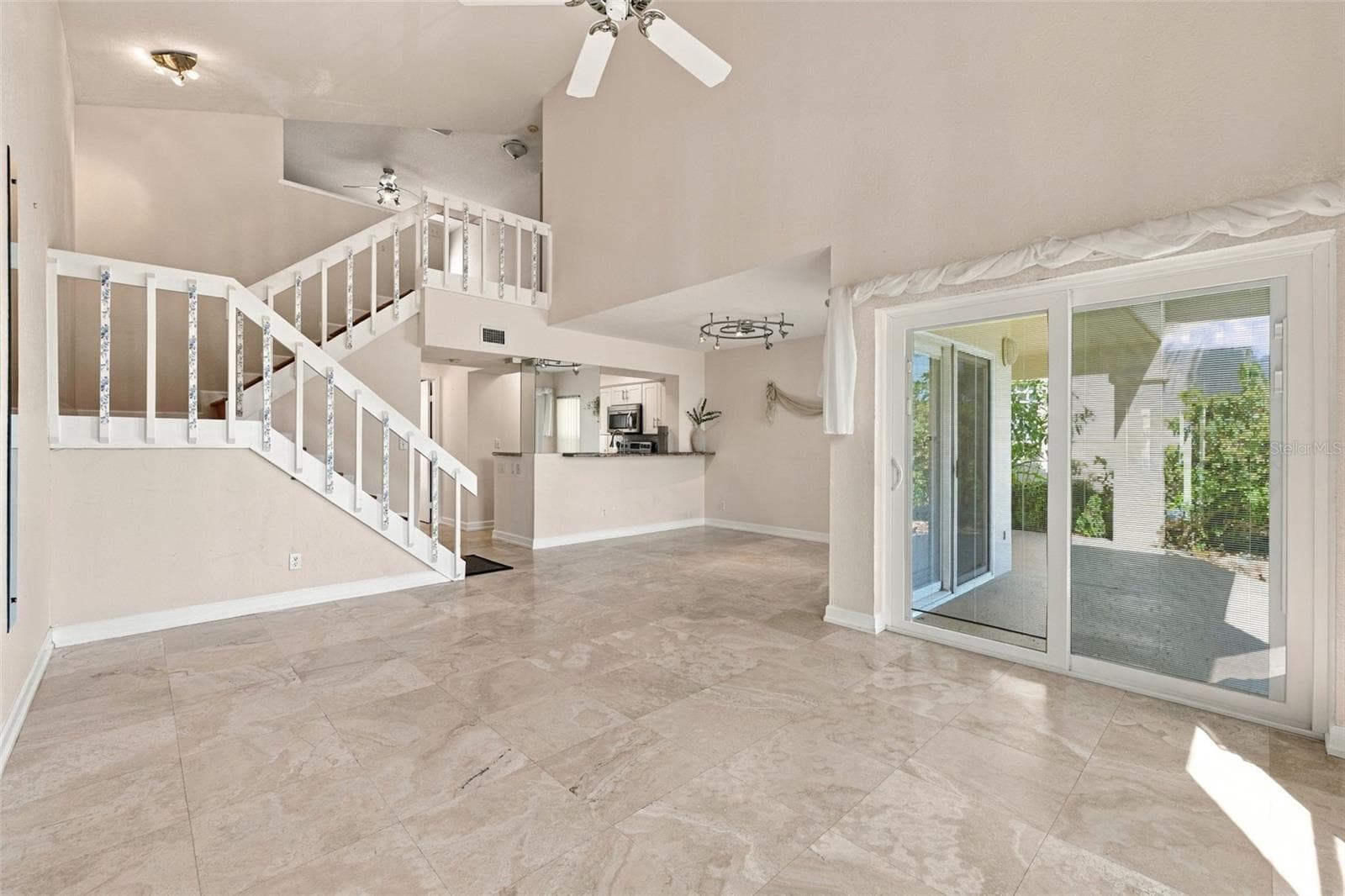 Townhouse at 6101 MIRADA CIR, ST PETERSBURG, photo 12 of 40