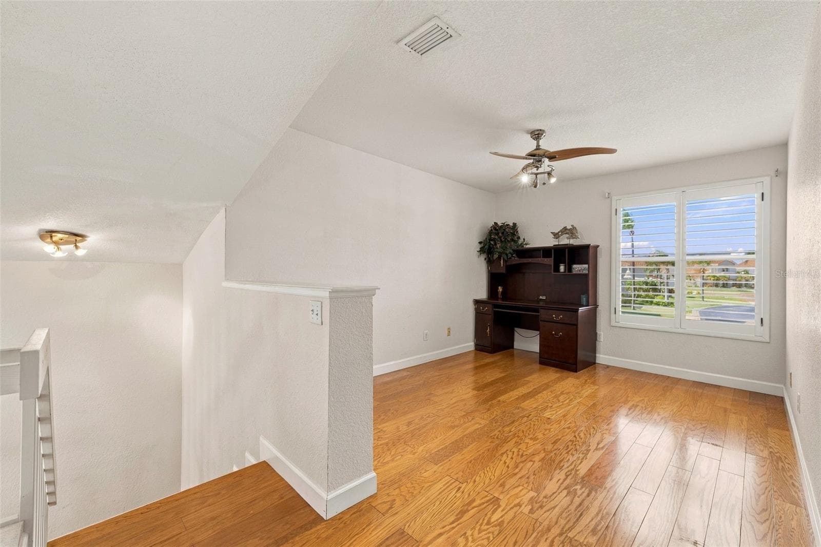 Townhouse at 6101 MIRADA CIR, ST PETERSBURG, photo 14 of 40