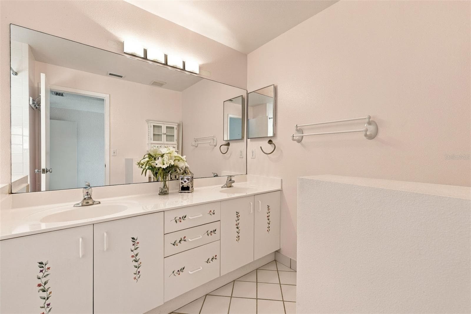 Townhouse at 6101 MIRADA CIR, ST PETERSBURG, photo 16 of 40