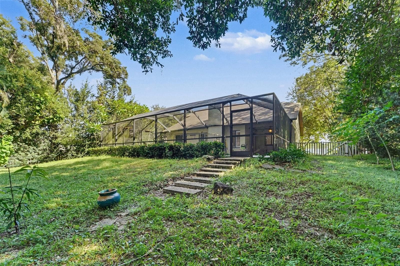 Single Family Residence at 6307 SONGBIRD WAY, TAMPA, photo 24 of 26