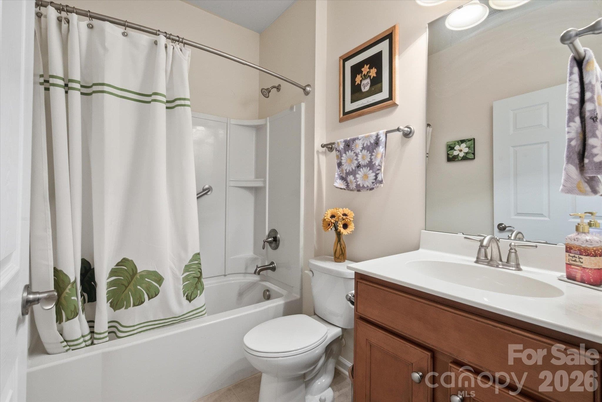 Second full bathroom - 23121 Whimbrel Circle, Indian Land