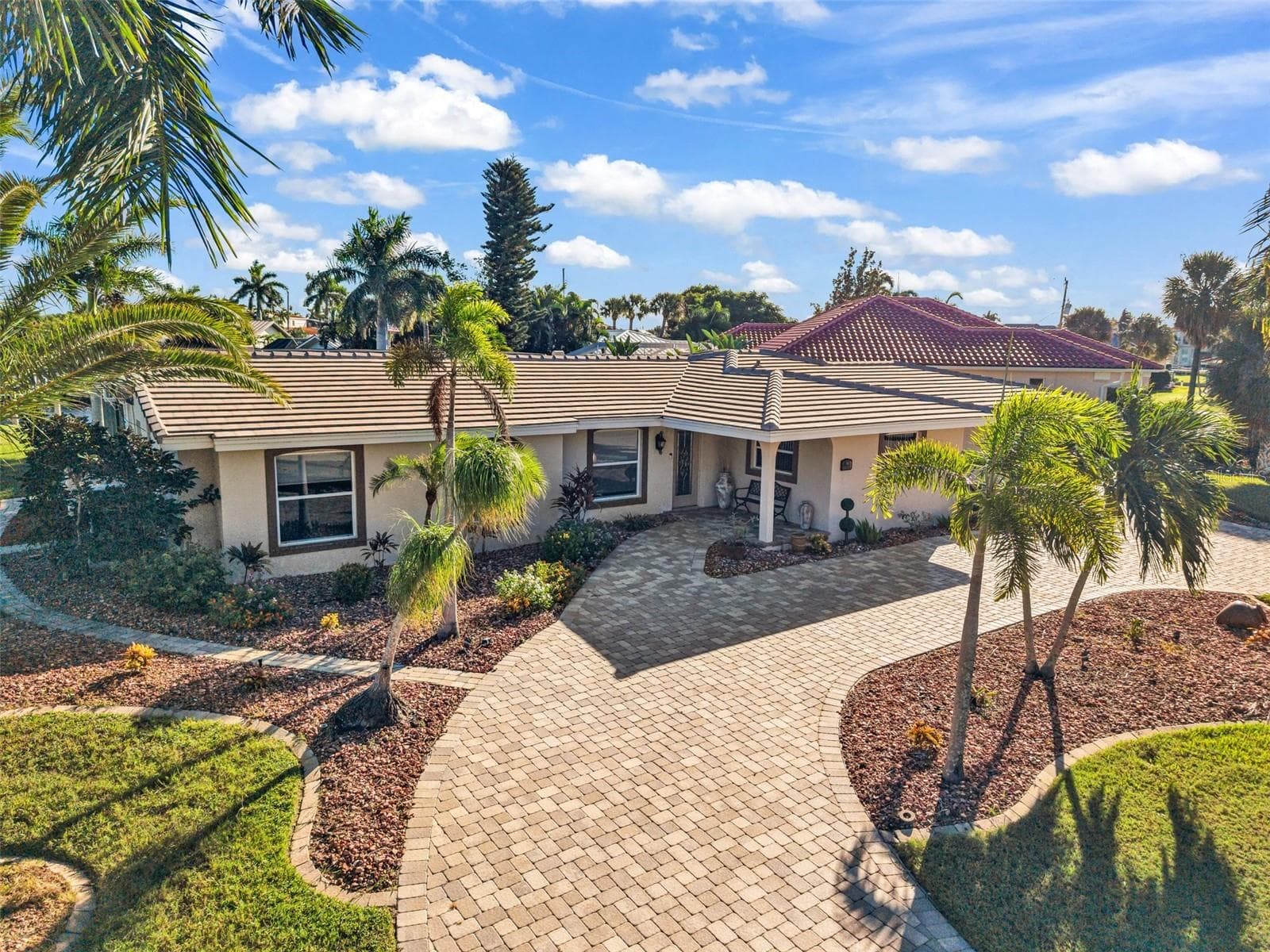 84 OCEAN DR