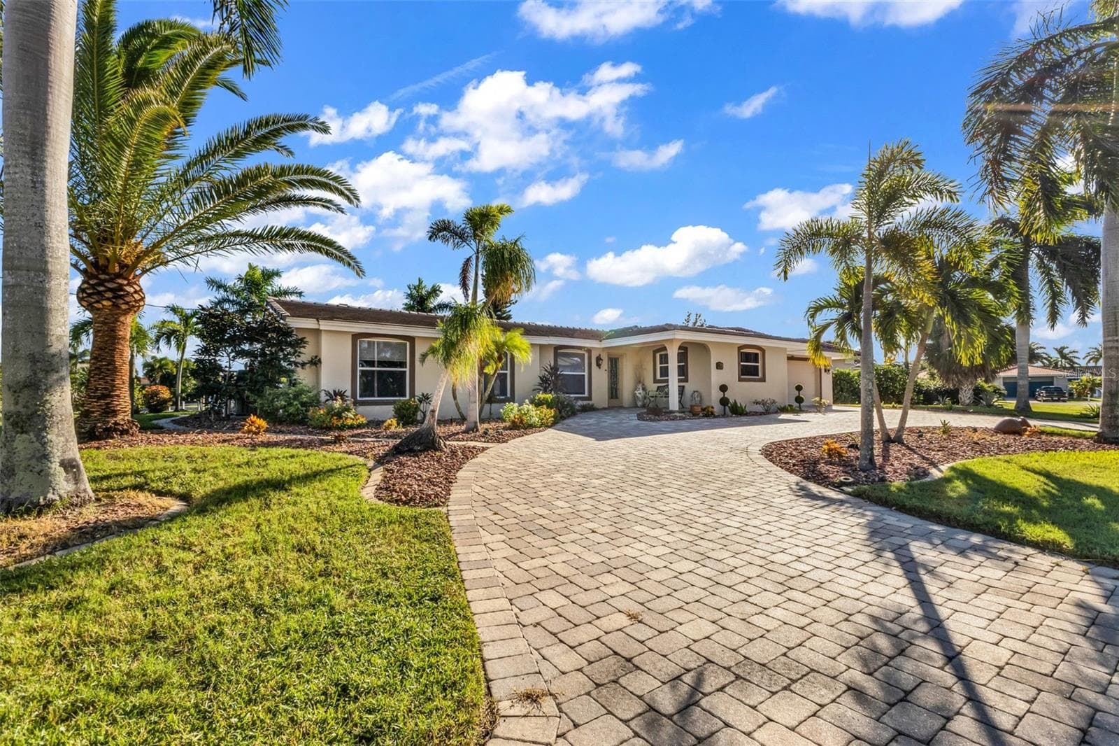 Single Family Residence at 84 OCEAN DR, PUNTA GORDA, photo 5 of 64