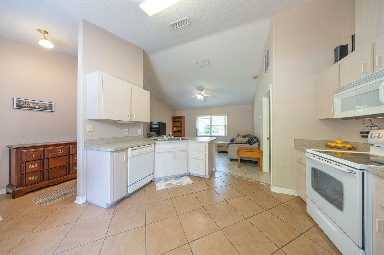Spacious kitchen - 52 BREN MAR LN, PALM COAST