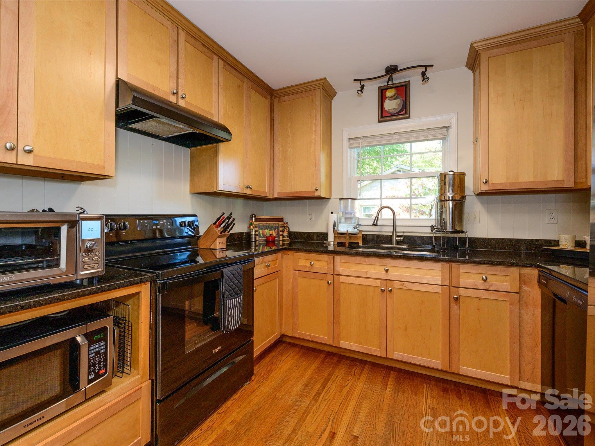 Single Family Residence at 3833 Sulkirk Road, Charlotte, photo 14 of 31