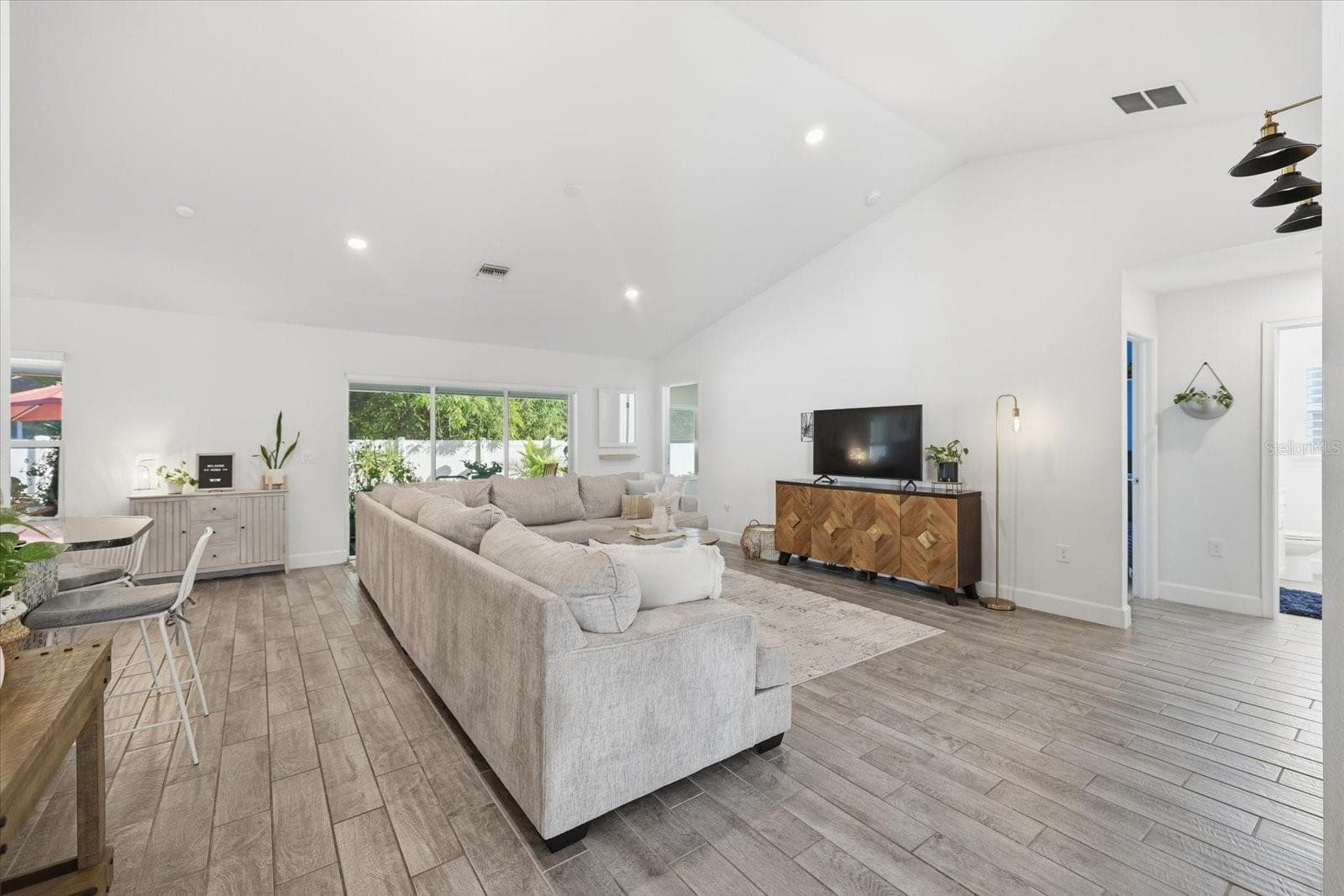 Single Family Residence at 300 FORDHAM RD, VENICE, photo 15 of 46
