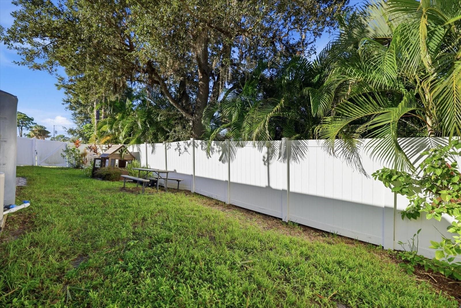 Single Family Residence at 300 FORDHAM RD, VENICE, photo 39 of 46