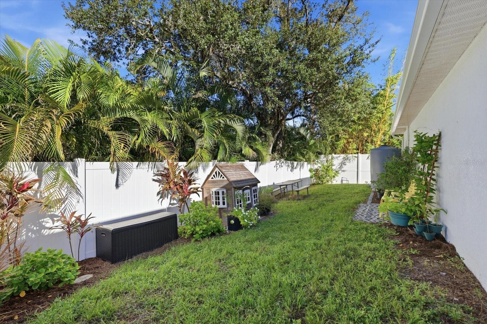Single Family Residence at 300 FORDHAM RD, VENICE, photo 40 of 46