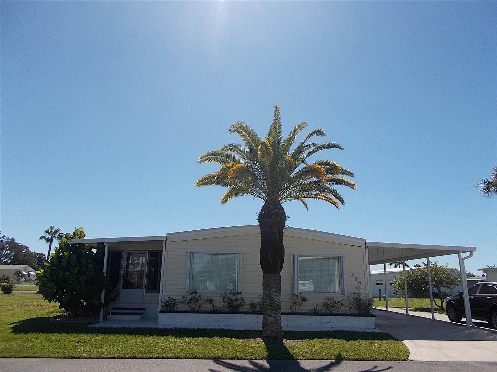 490 ASHWOOD DR