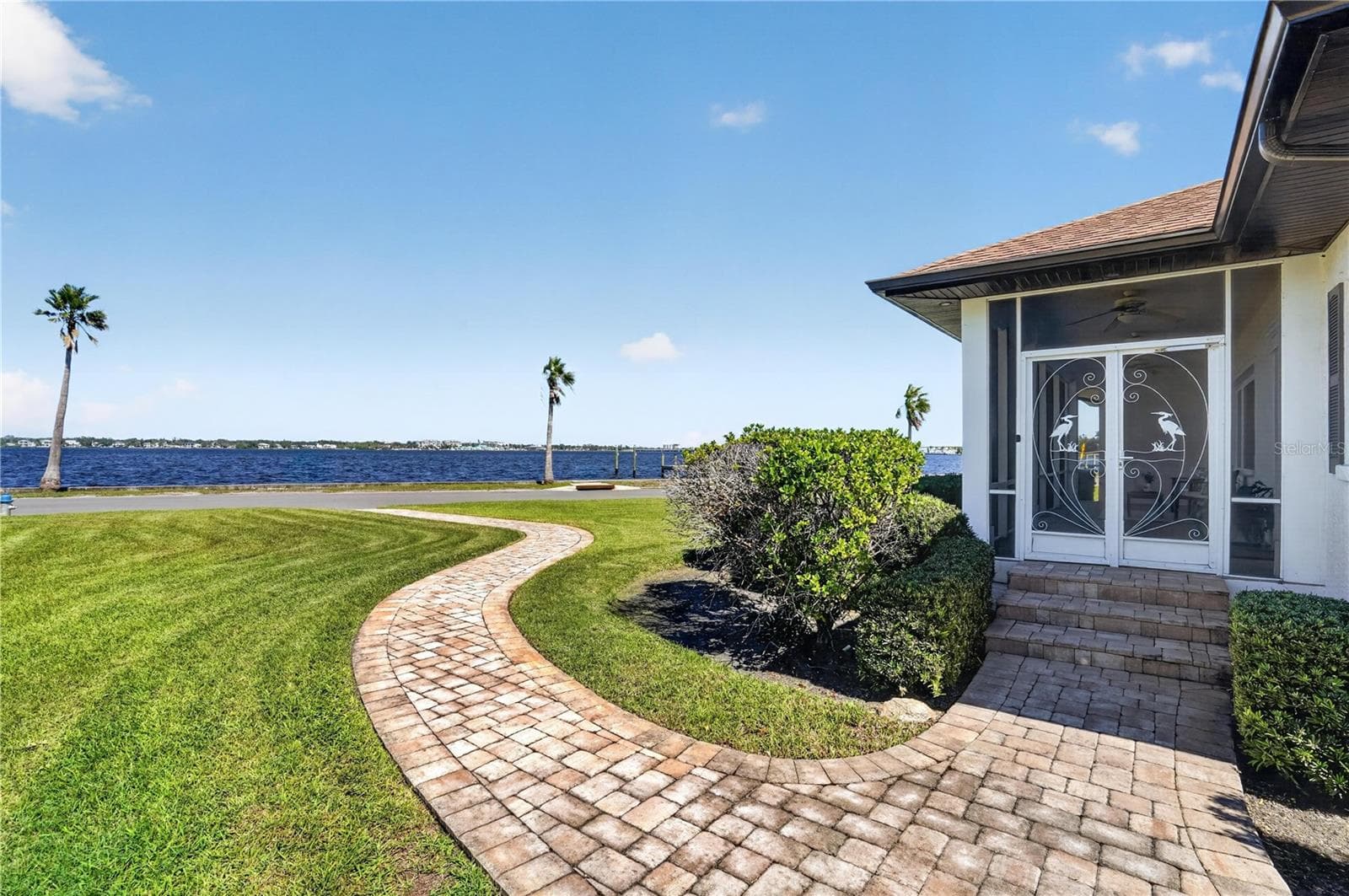 Single Family Residence at 2305 RIVERVIEW BLVD, BRADENTON, photo 6 of 37