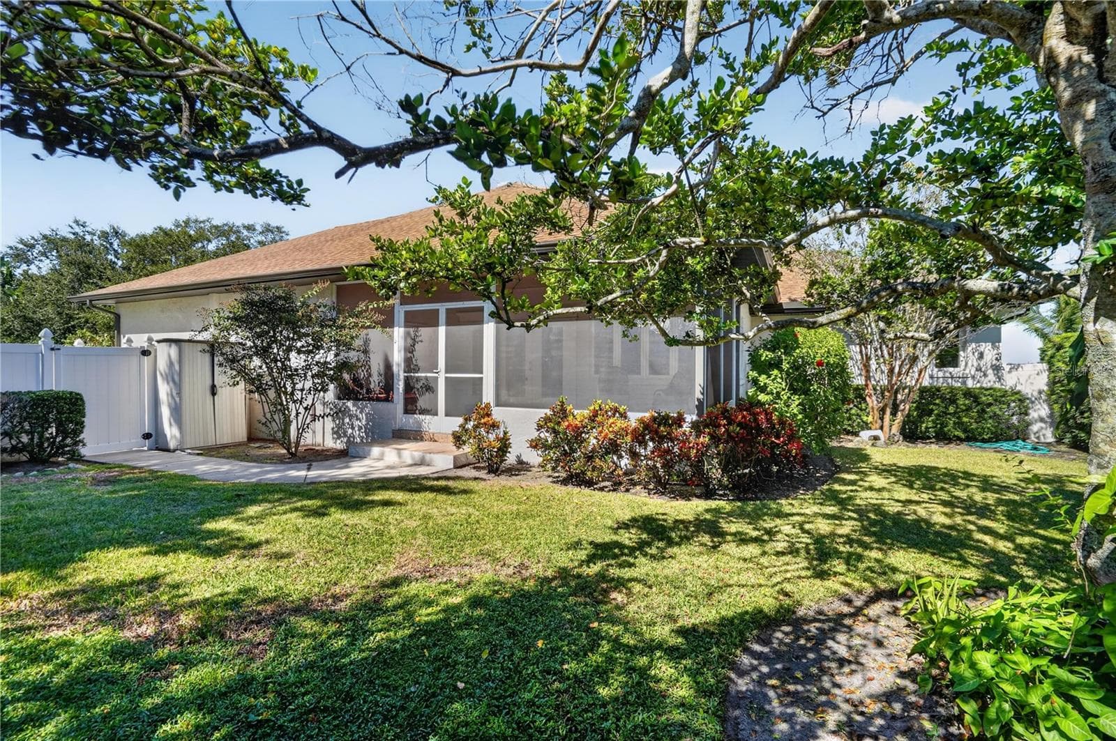 Single Family Residence at 2305 RIVERVIEW BLVD, BRADENTON, photo 30 of 37